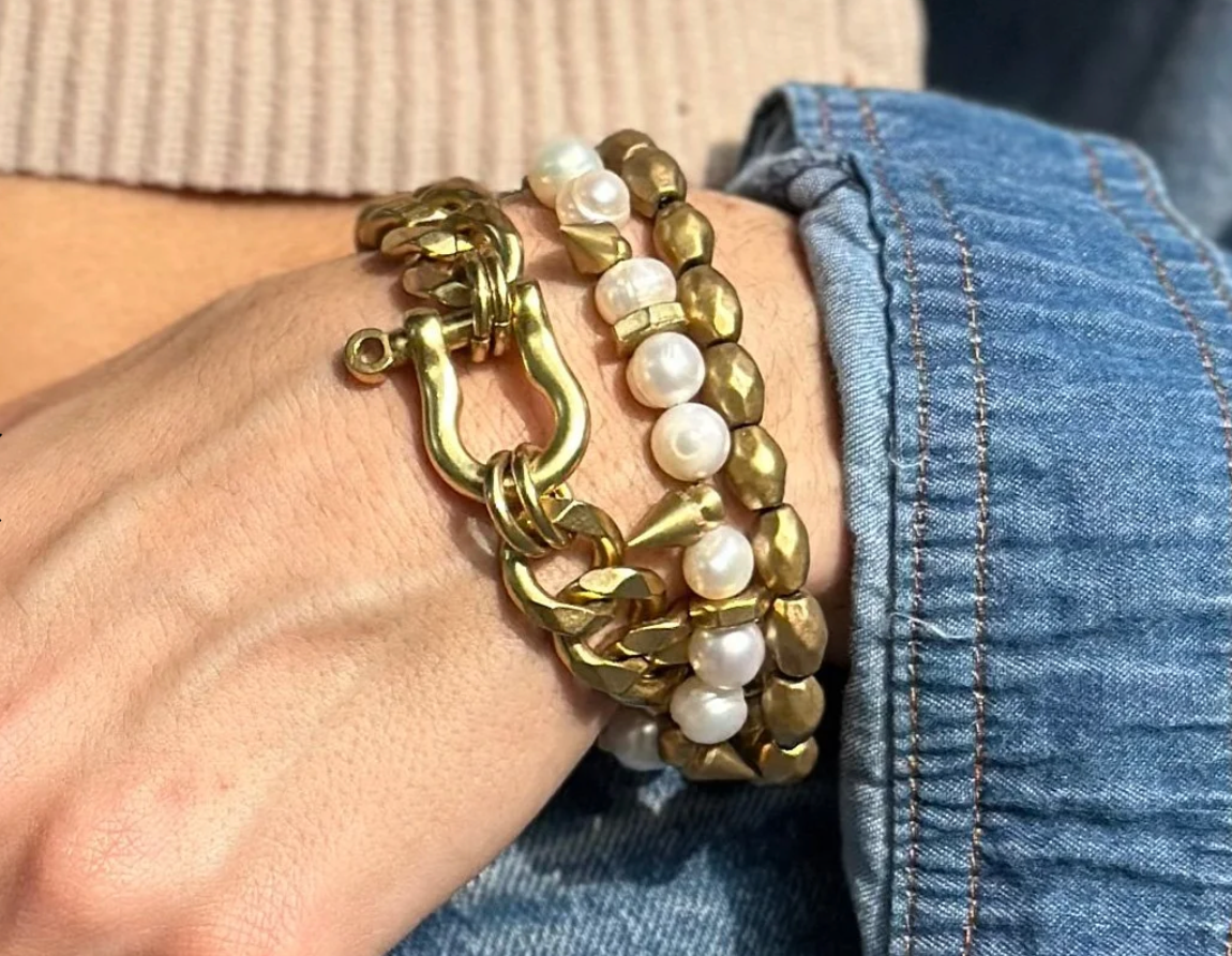 CHAIN: CLASSIC SHACKLE BRACELET