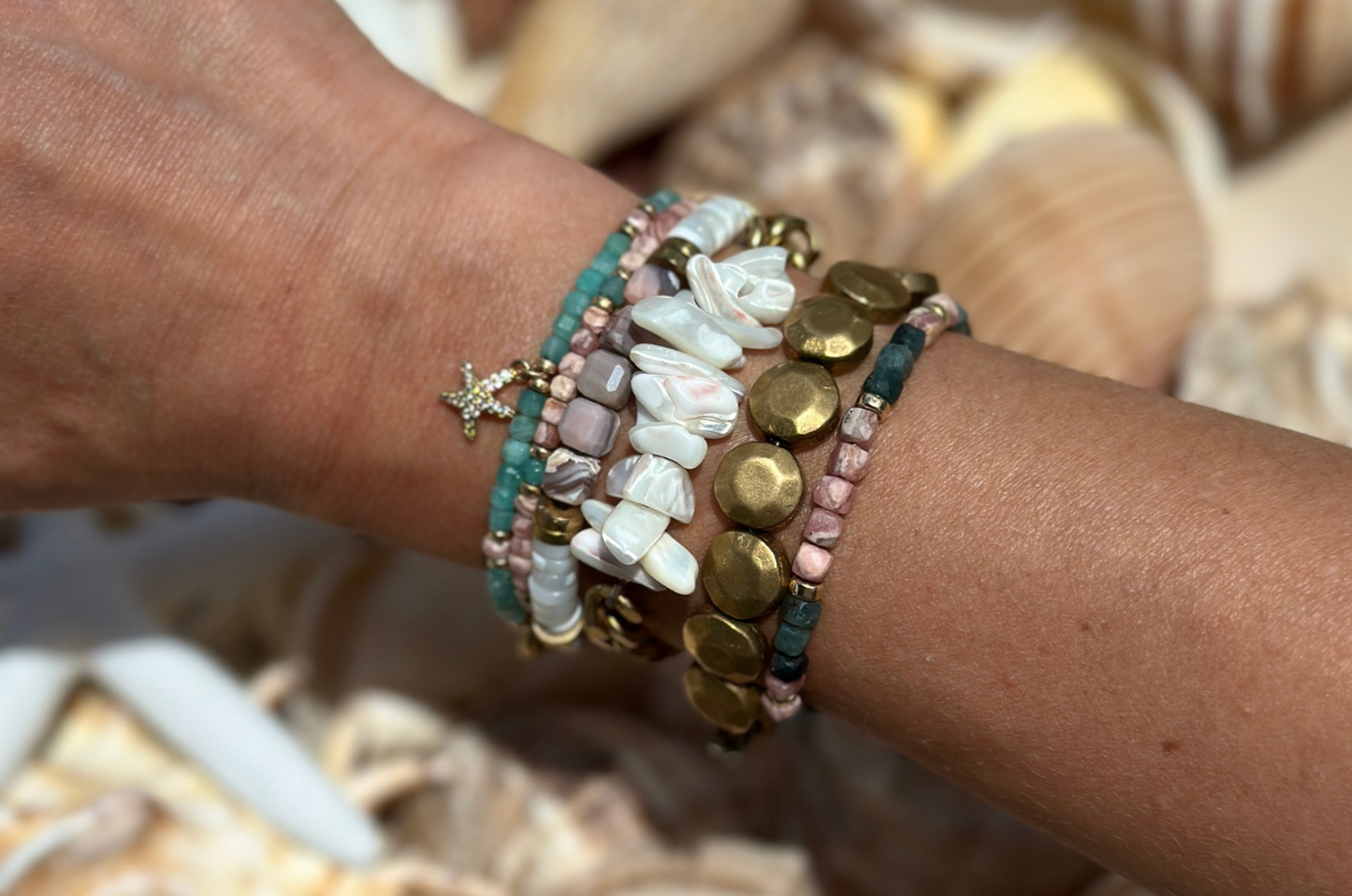 REMIX: SEASHELLS BRACELET